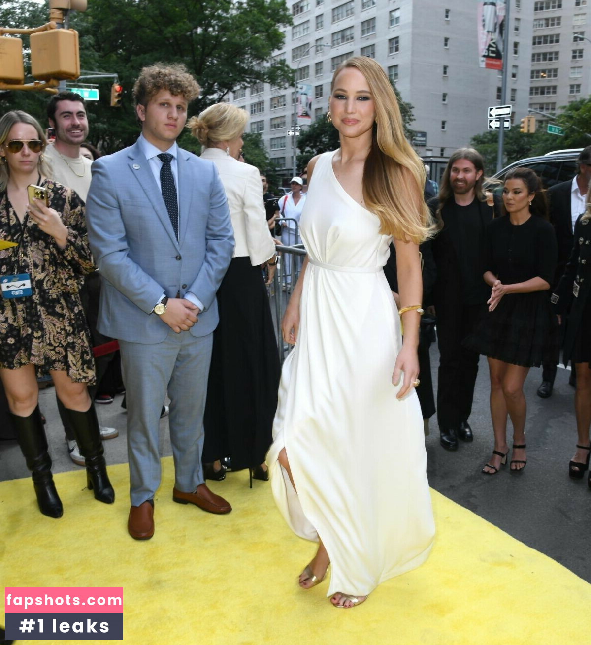 Jennifer Lawrence gallery photo #342