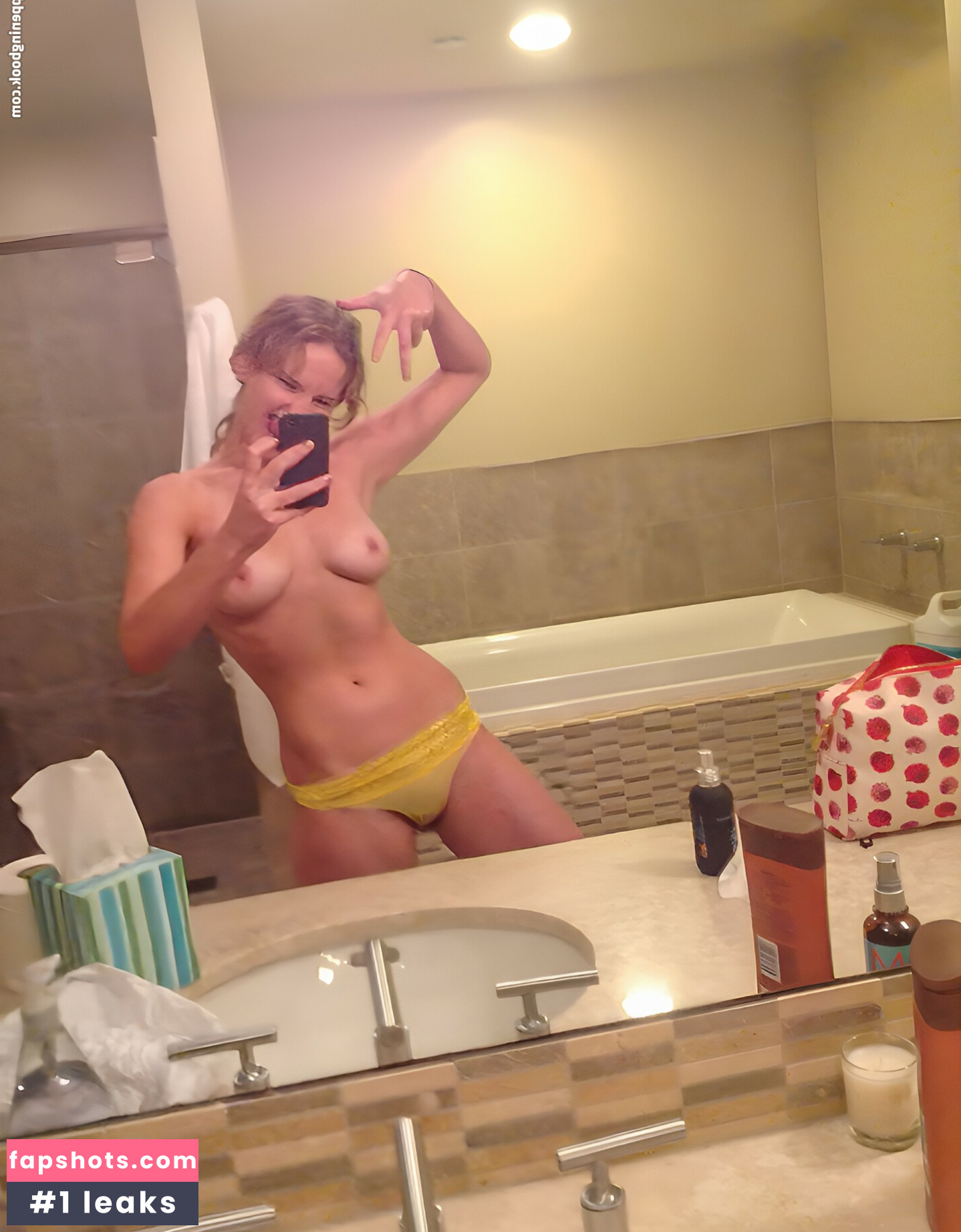 Jennifer Lawrence gallery photo #424