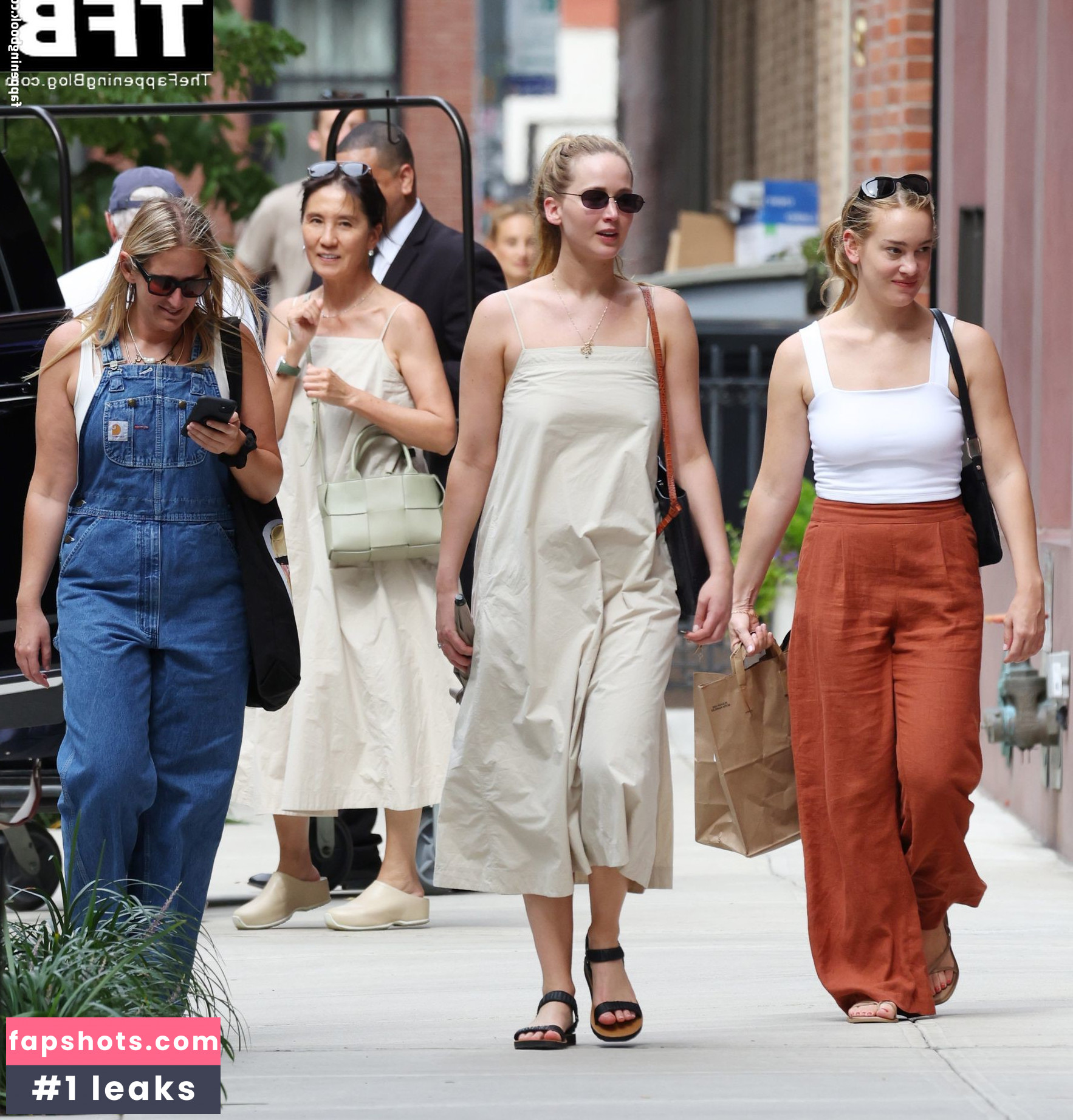 Jennifer Lawrence gallery photo #543