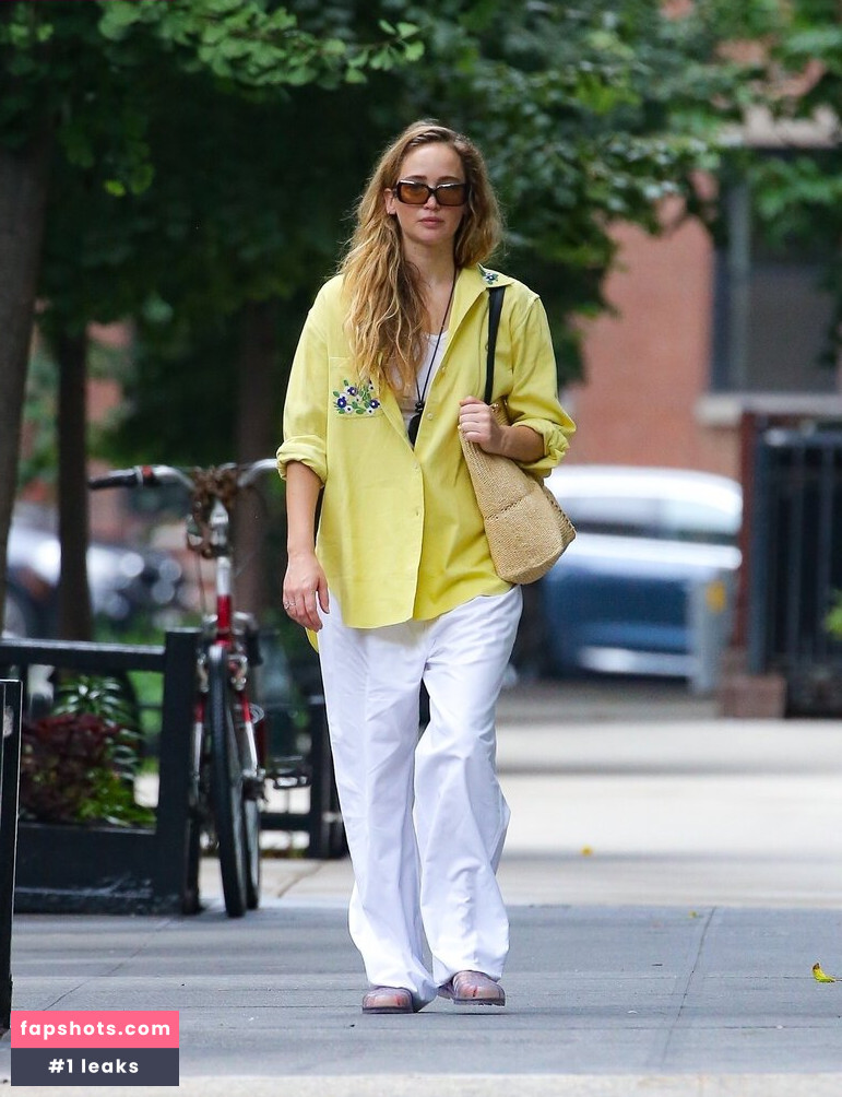 Jennifer Lawrence gallery photo #385