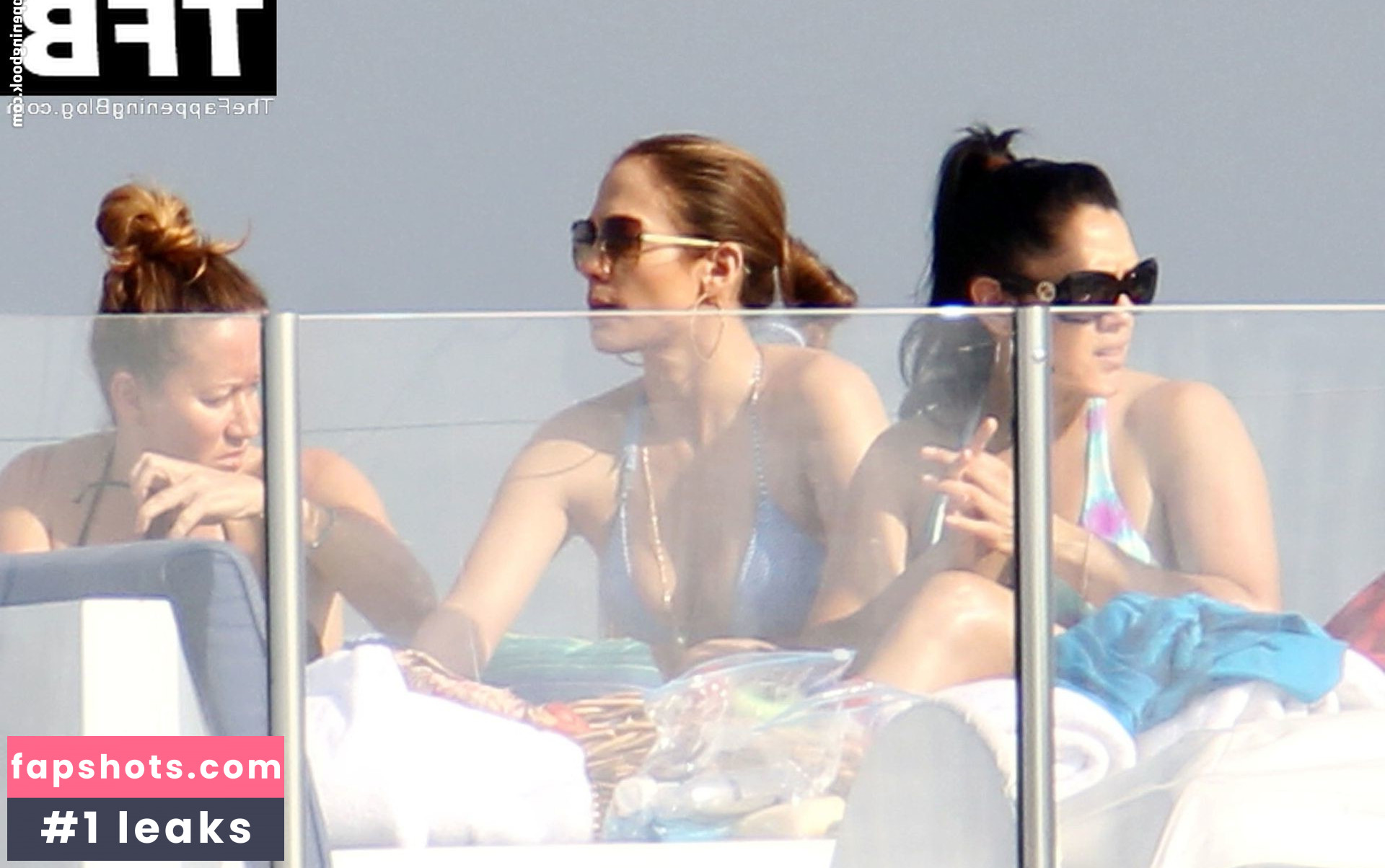 Jennifer Lopez gallery photo #1076