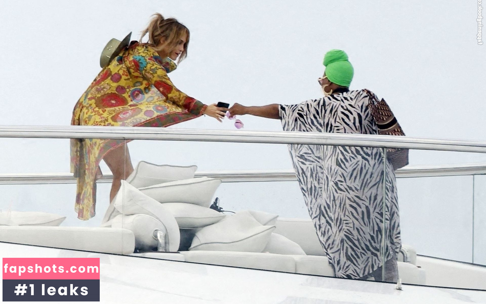 Jennifer Lopez gallery photo #1320