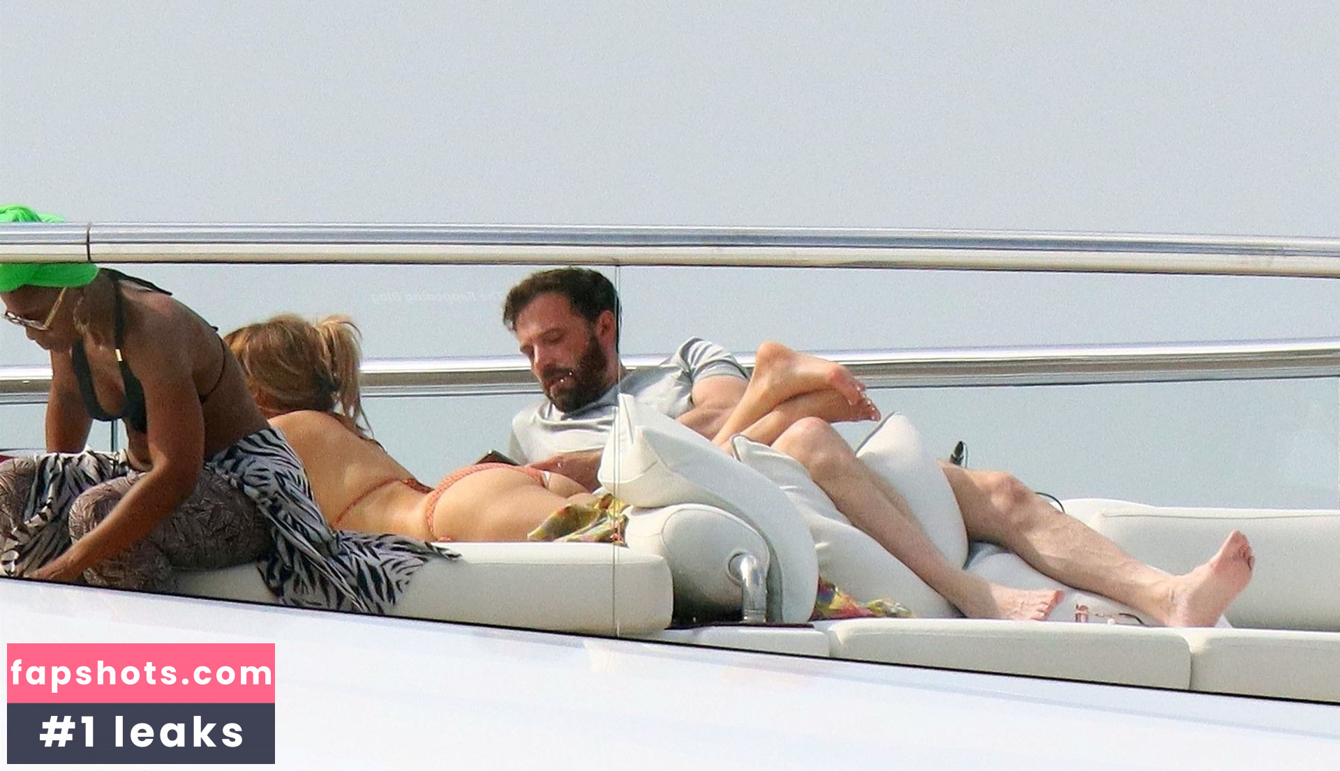 Jennifer Lopez gallery photo #1325