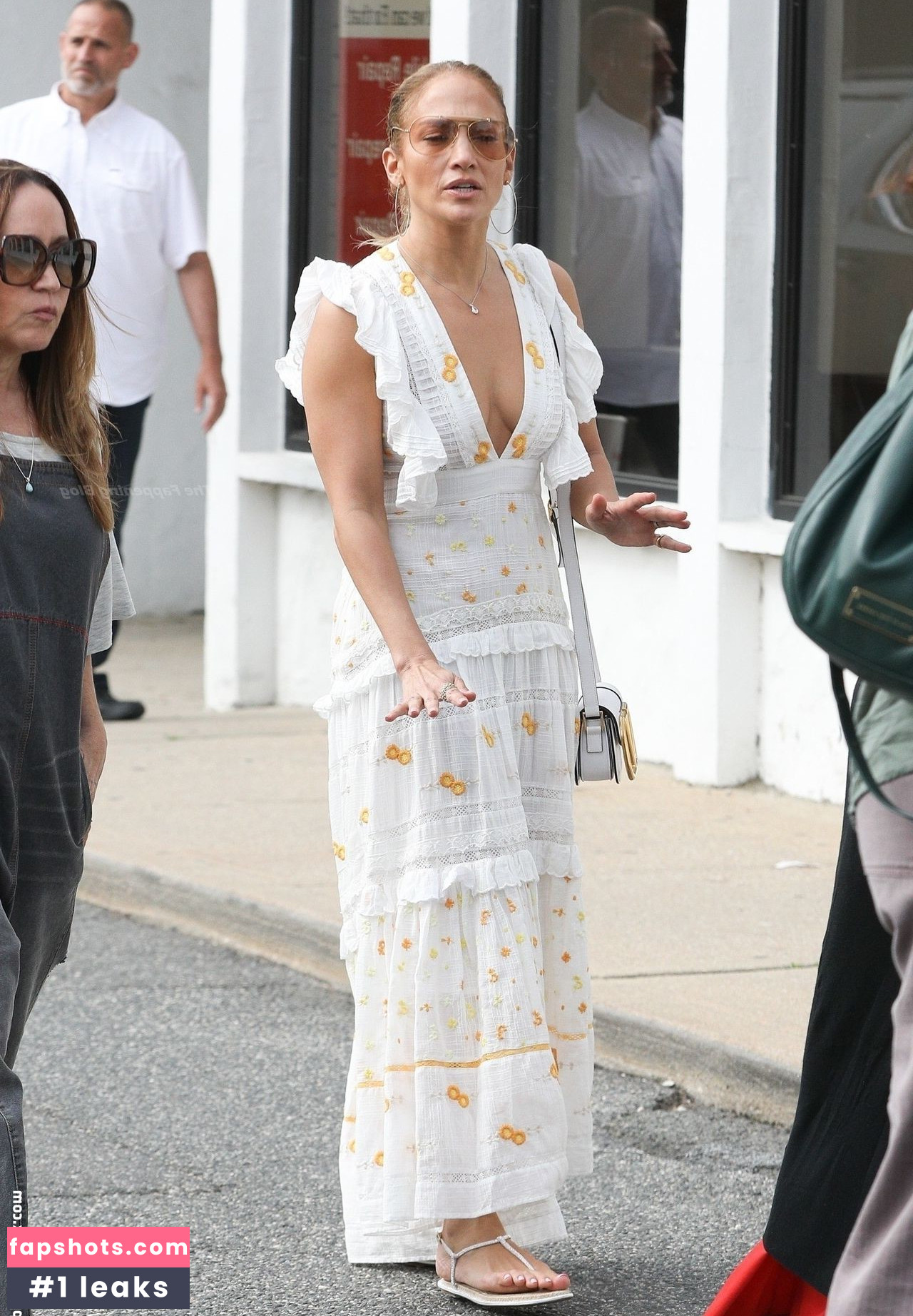 Jennifer Lopez gallery photo #1395