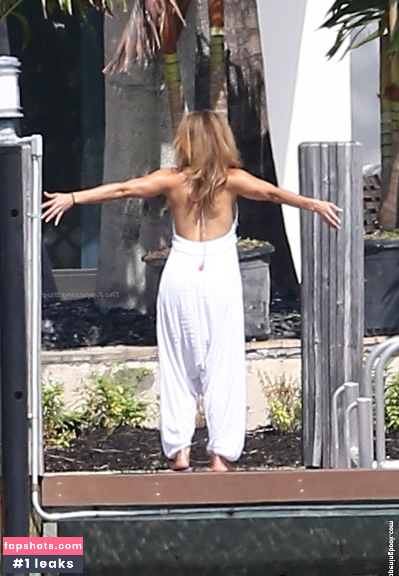 Jennifer Lopez gallery photo #1436