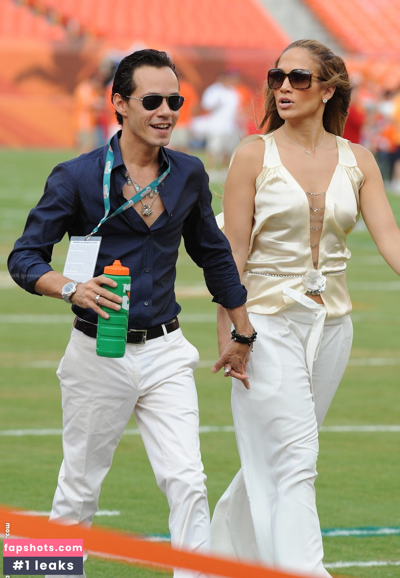 Jennifer Lopez gallery photo #1482