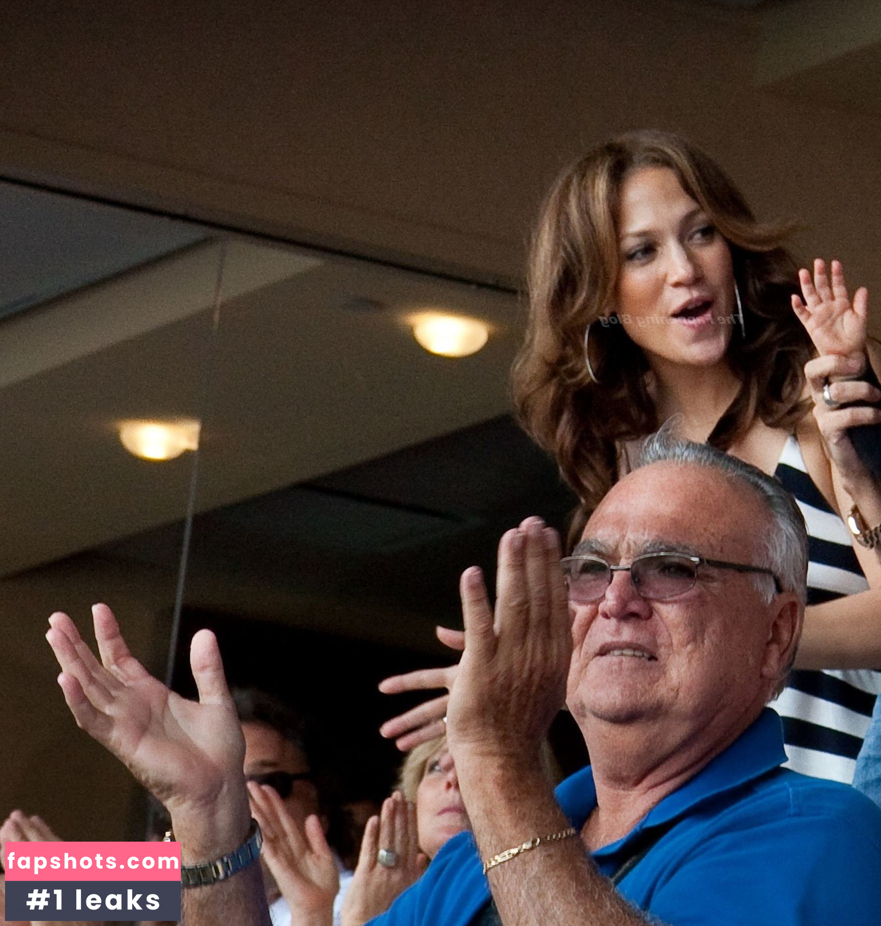 Jennifer Lopez gallery photo #1524