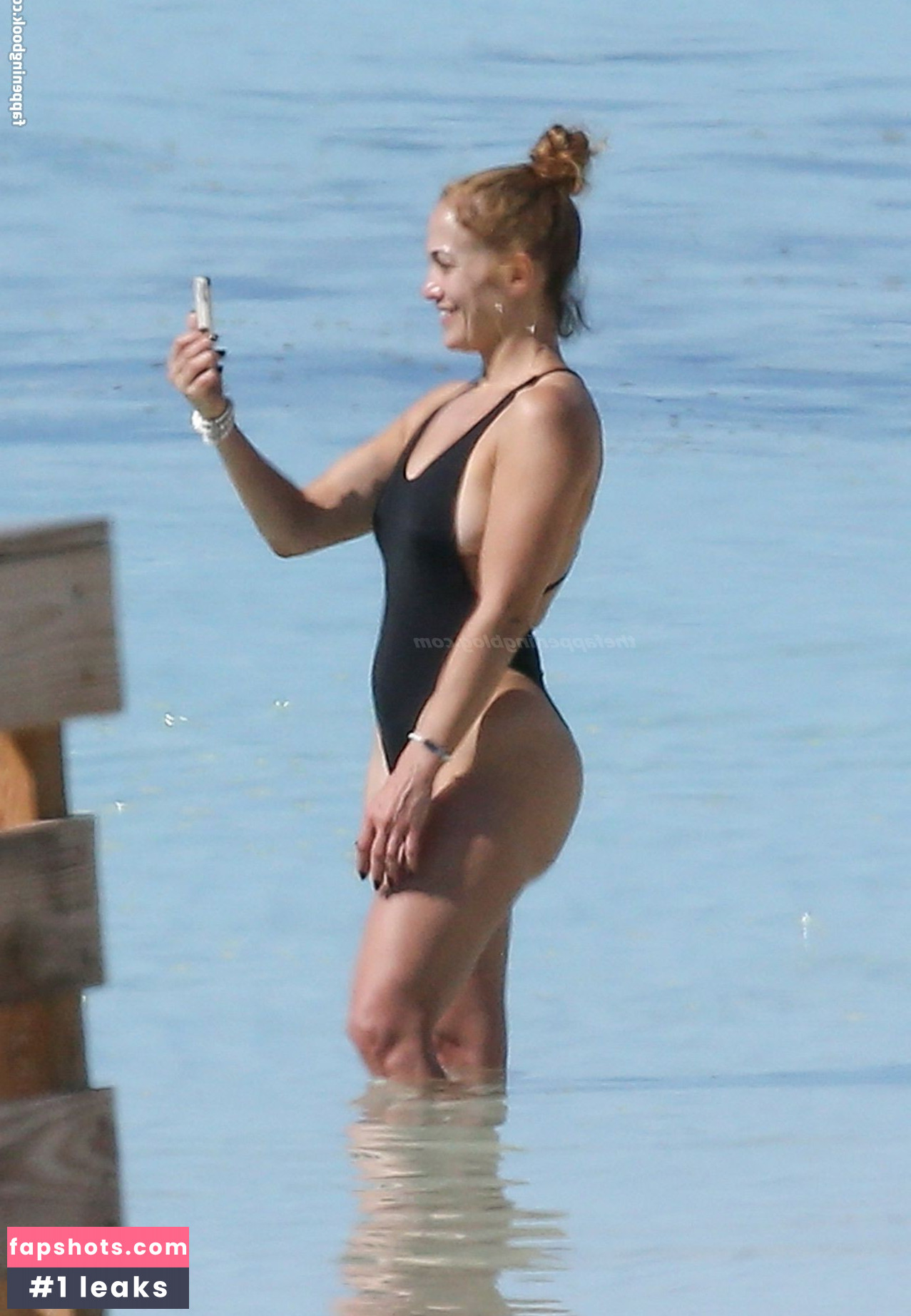 Jennifer Lopez gallery photo #1643