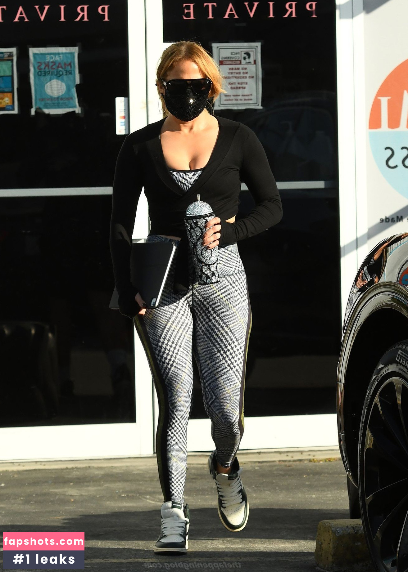 Jennifer Lopez gallery photo #1673