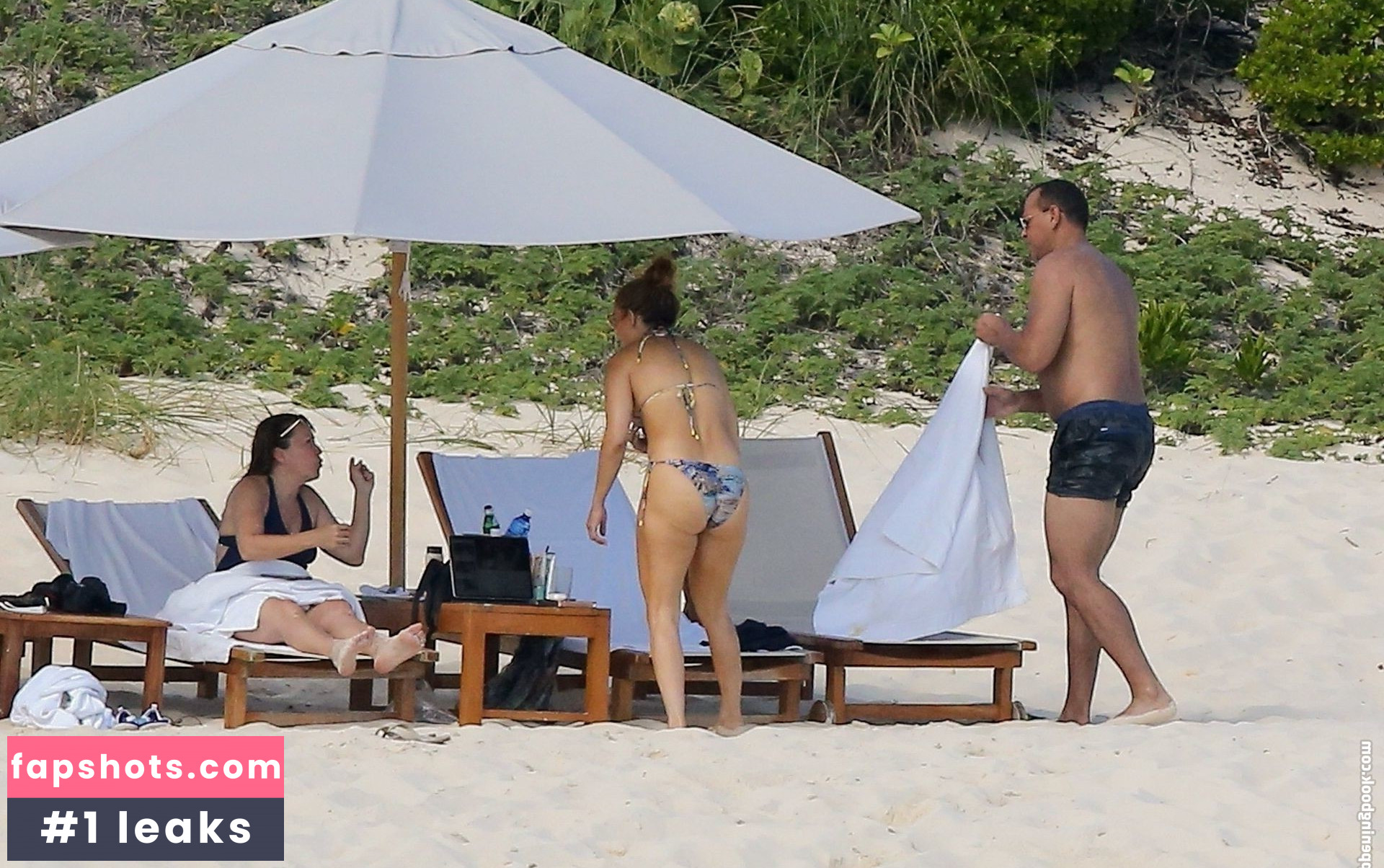 Jennifer Lopez gallery photo #1727