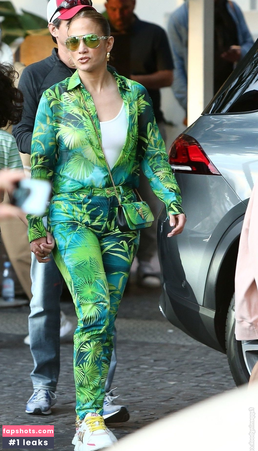 Jennifer Lopez gallery photo #1812