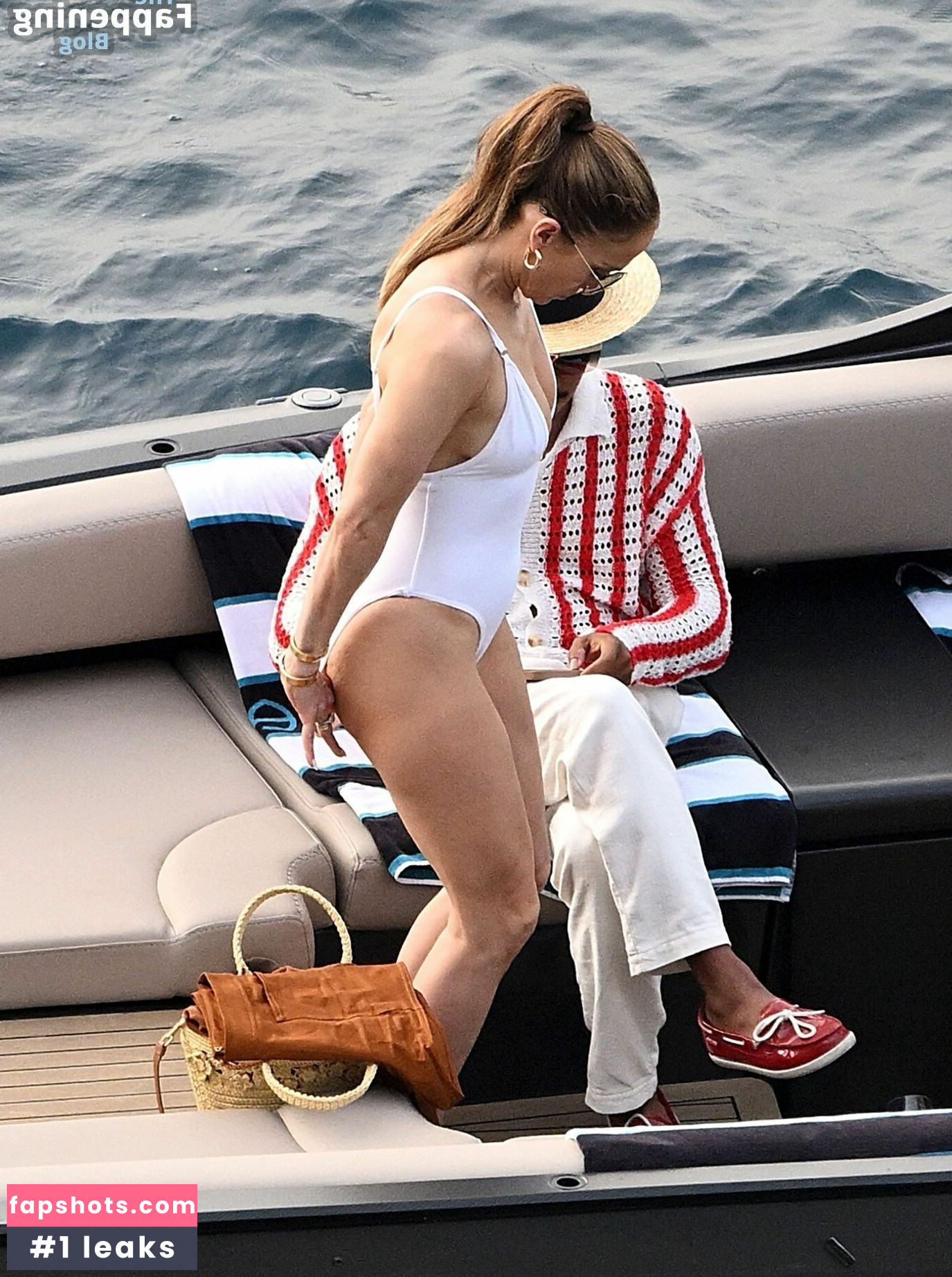 Jennifer Lopez gallery photo #595