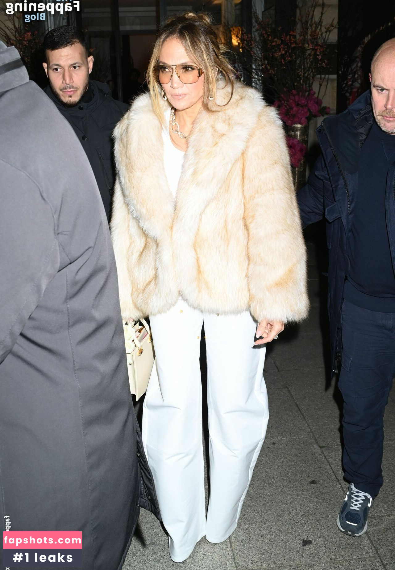 Jennifer Lopez gallery photo #675