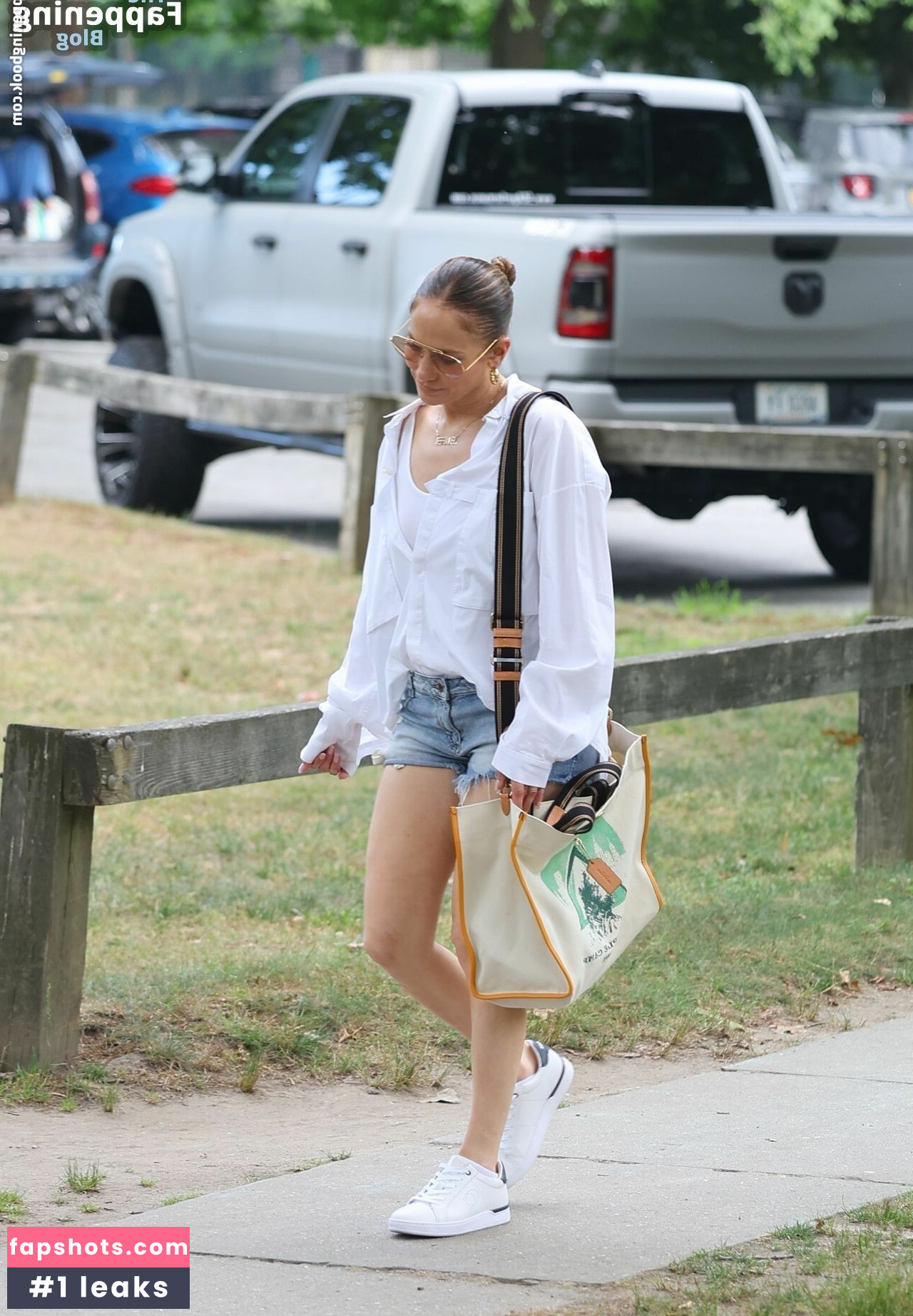 Jennifer Lopez gallery photo #825