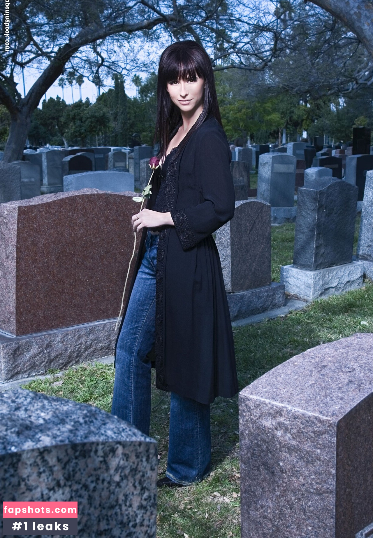 Jennifer Love Hewitt gallery photo #17