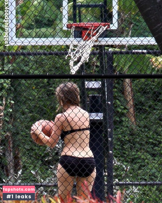 Jennifer Love Hewitt gallery photo #220