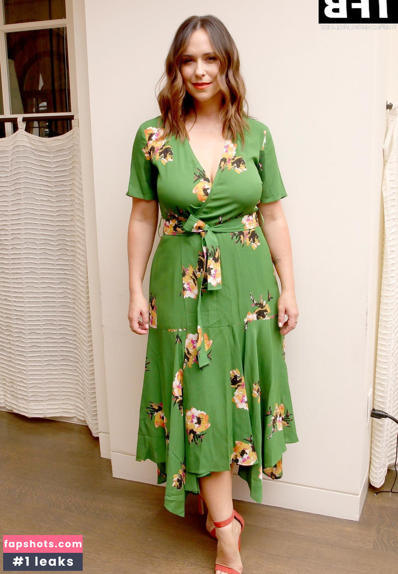 Jennifer Love Hewitt gallery photo #284