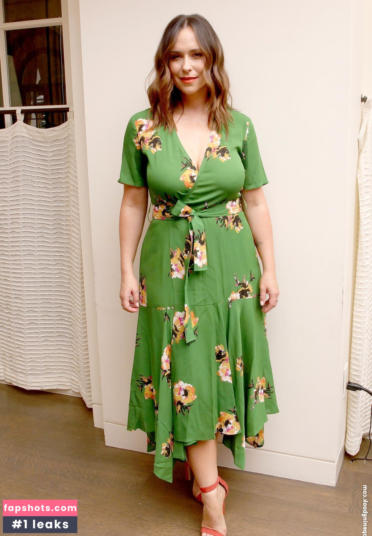 Jennifer Love Hewitt gallery photo #410