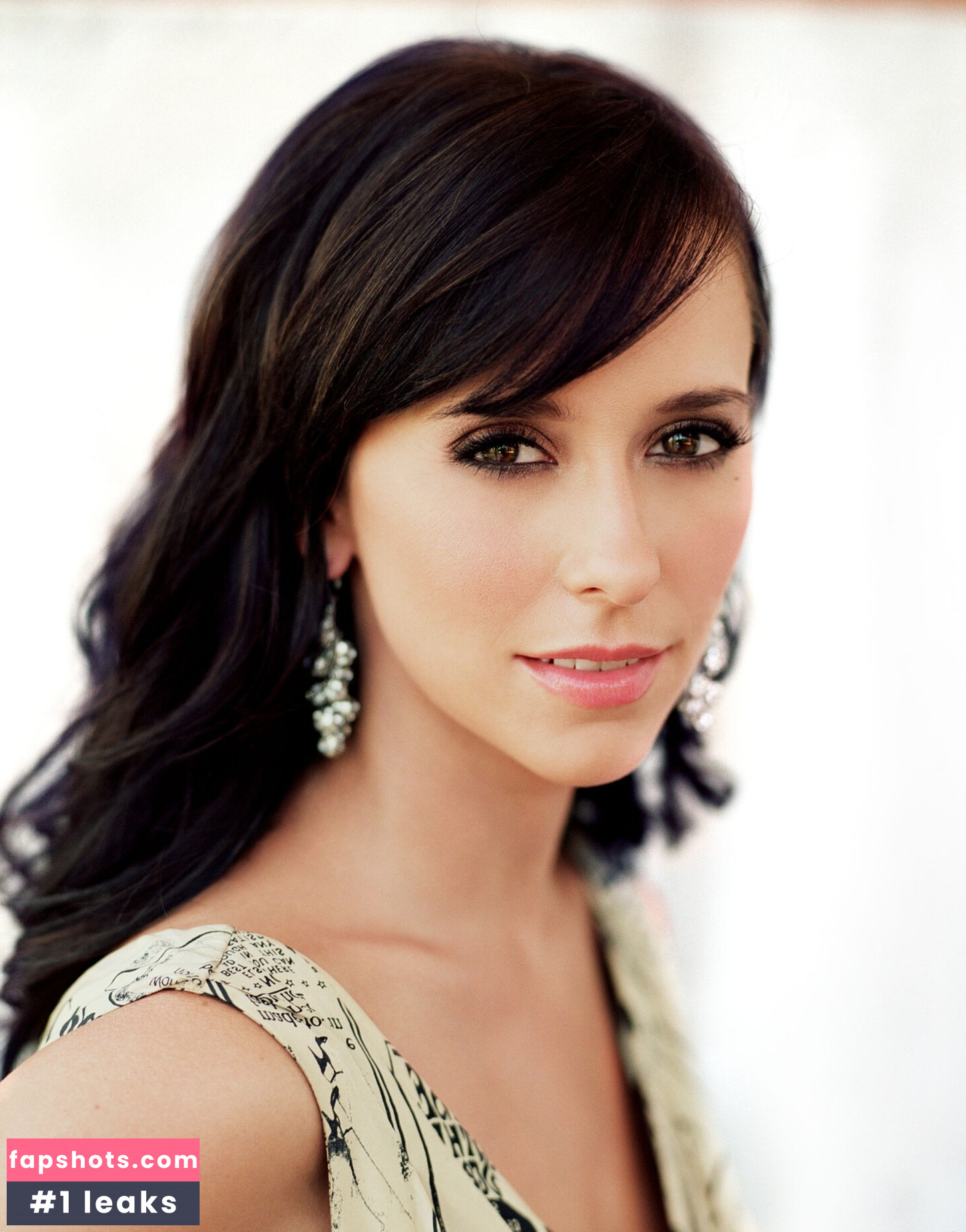 Jennifer Love Hewitt gallery photo #8