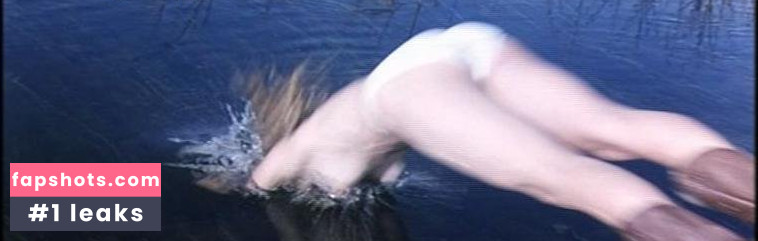 Jennifer McComb nude babe gallery