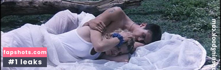 Jennifer McComb gallery photo #13