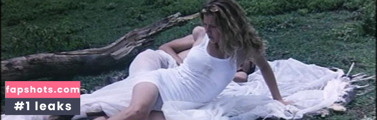 Jennifer McComb gallery photo #3