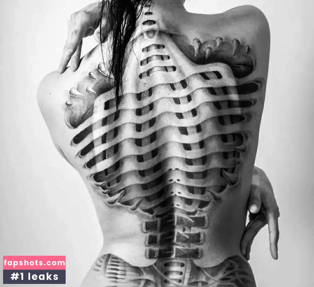 Jennifer Mendiola nude babe gallery