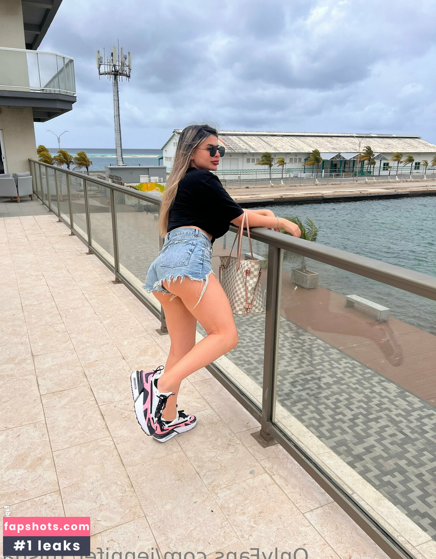 jennifer_misha gallery photo #19