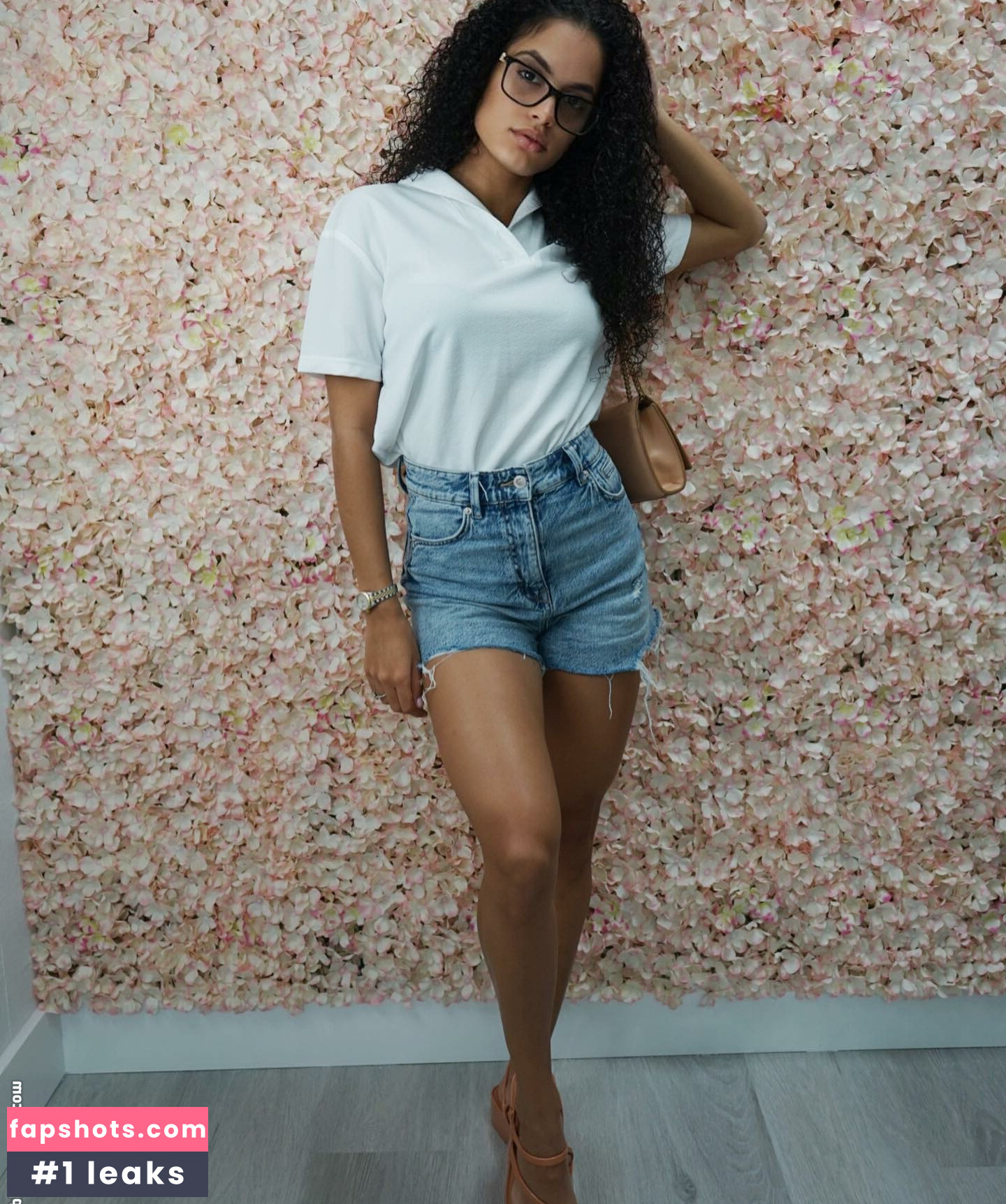 Jennifer Prado gallery photo #23