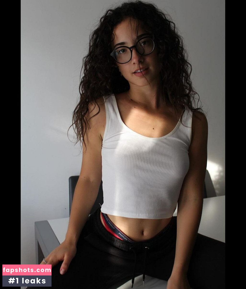 Jennifer Roncato gallery photo #18