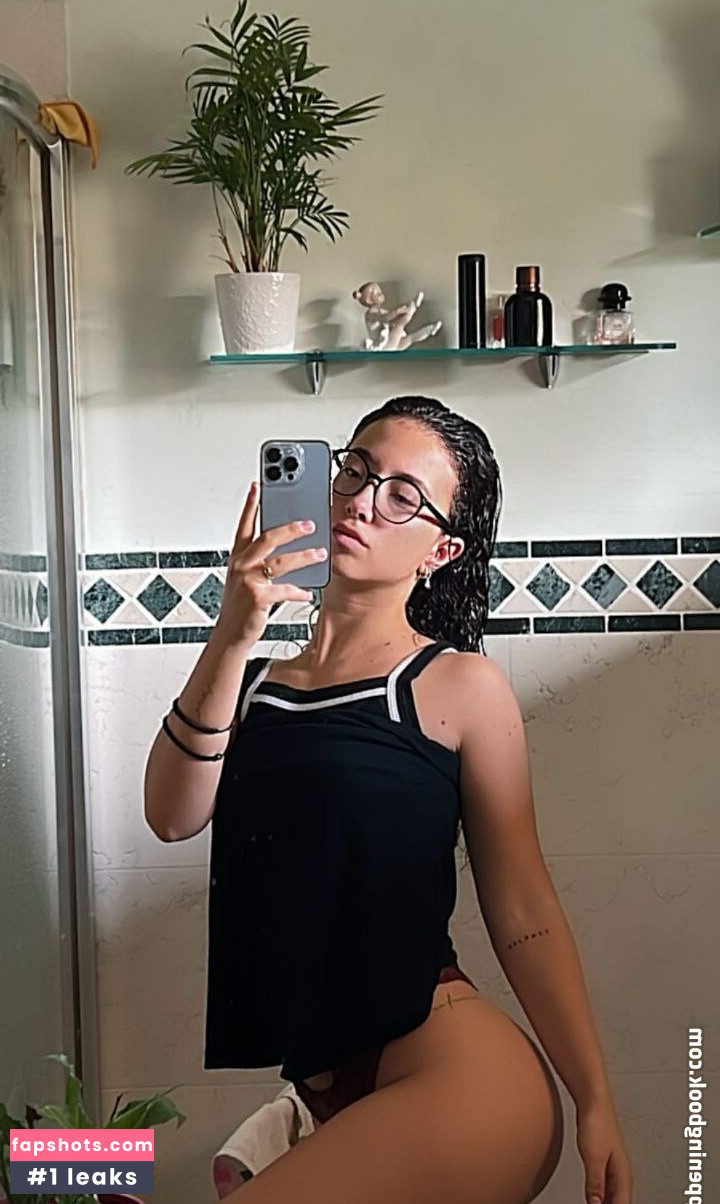 Jennifer Roncato gallery photo #27