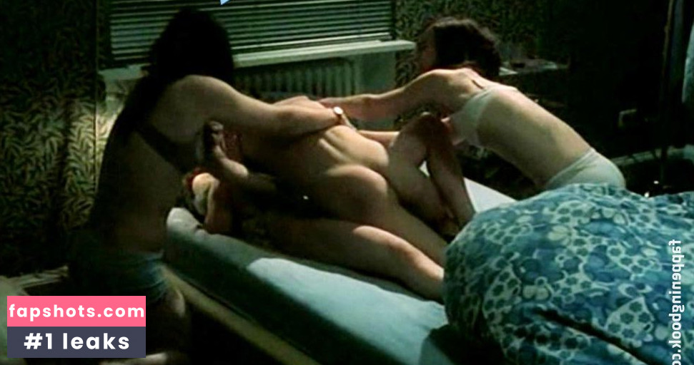 Jennifer Sabel nude babe gallery