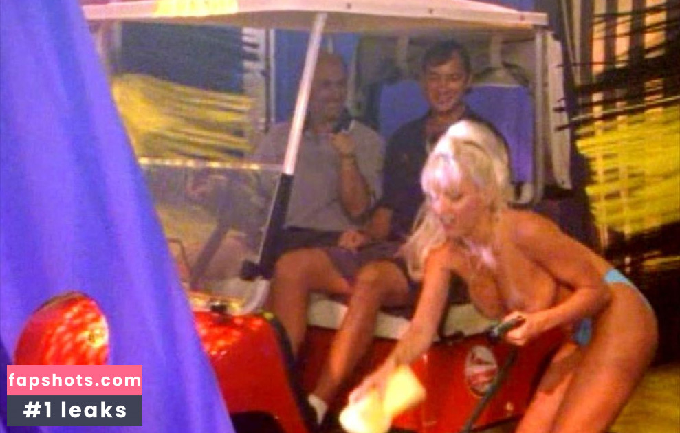 Jennifer Steele gallery photo #5