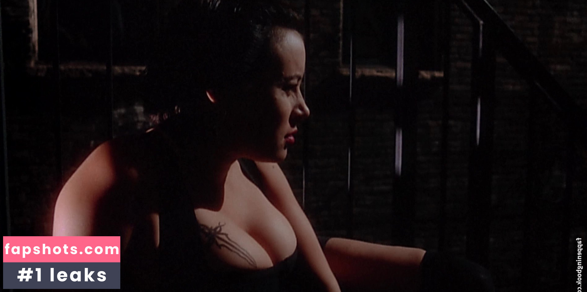 Jennifer Tilly gallery photo #111