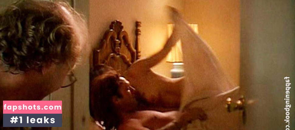 Jennifer Tilly gallery photo #120