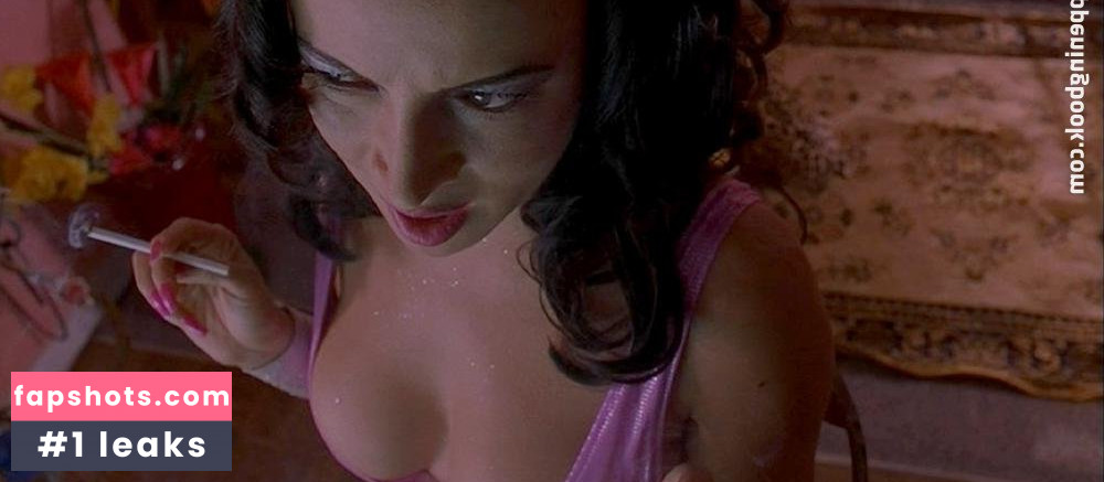 Jennifer Tilly gallery photo #127