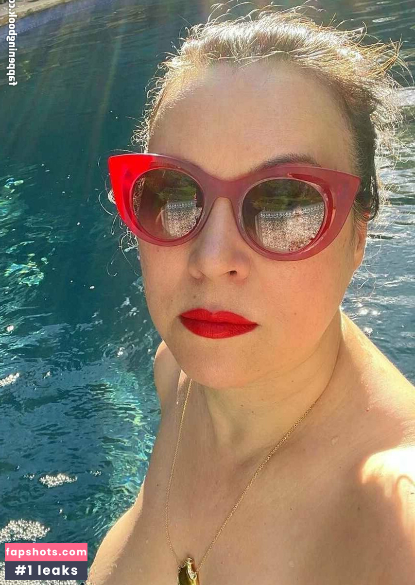 Jennifer Tilly gallery photo #14