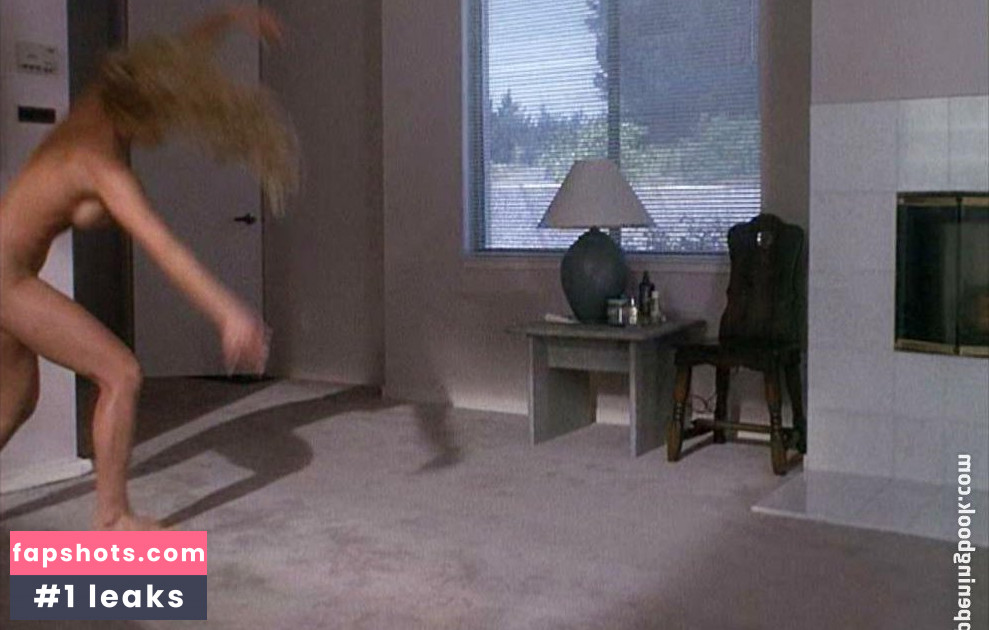 Jennifer Tilly gallery photo #144