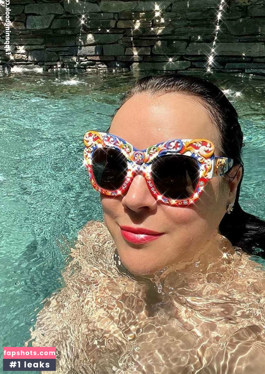 Jennifer Tilly gallery photo #16