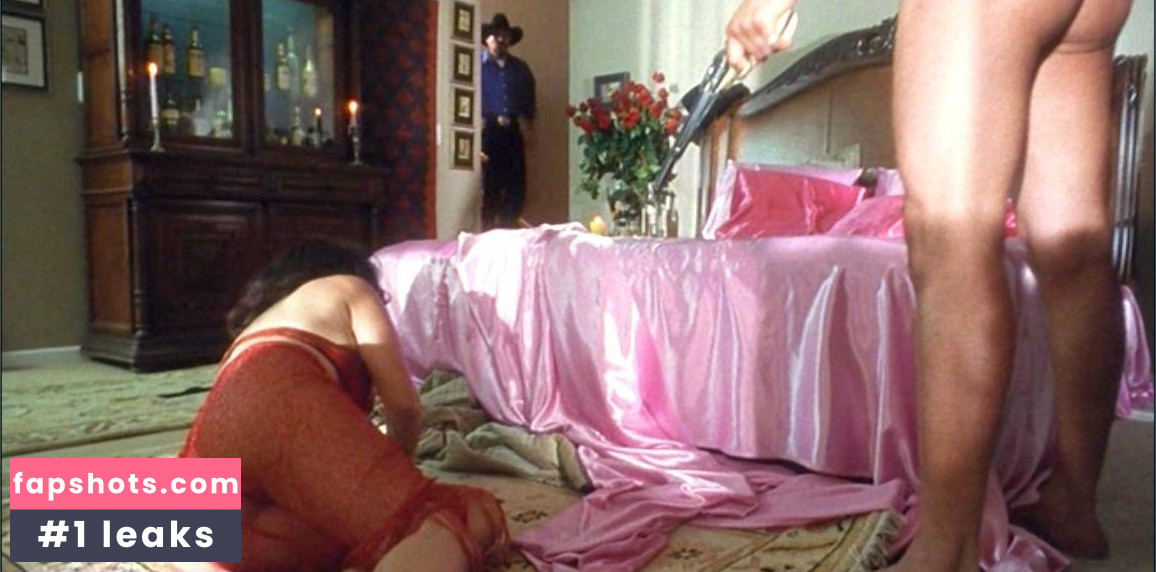 Jennifer Tilly gallery photo #162