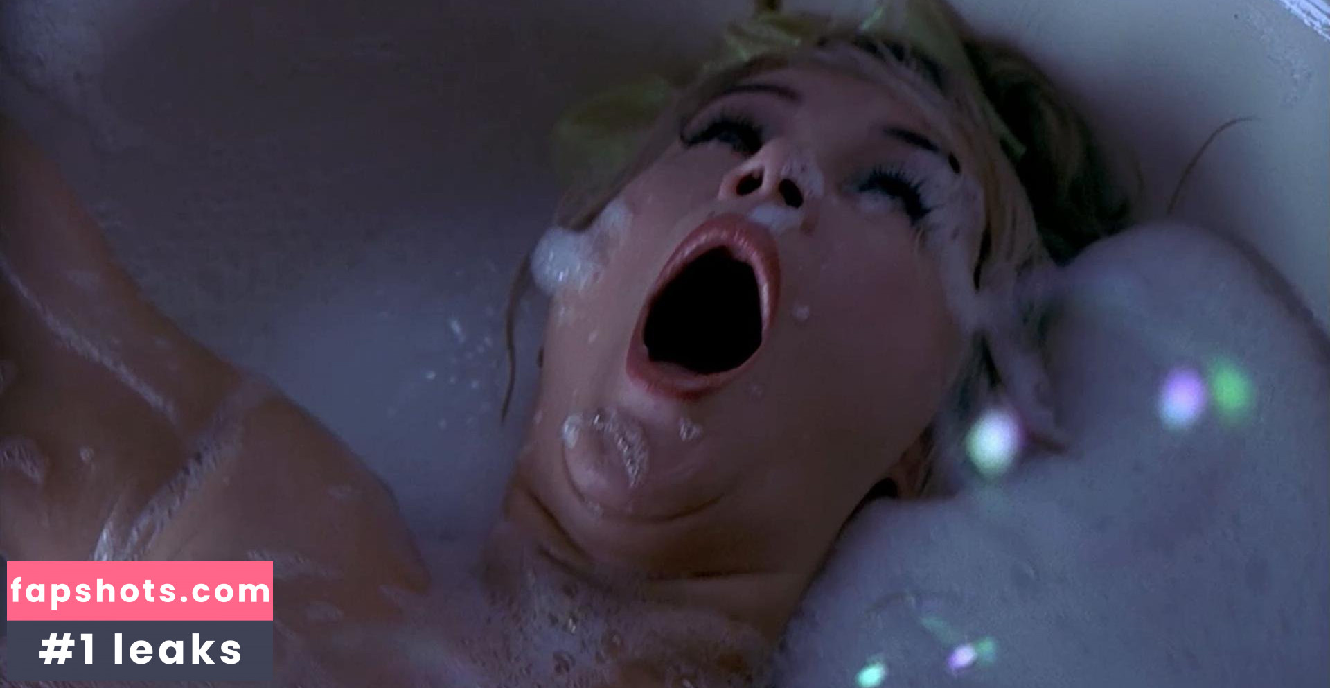 Jennifer Tilly gallery photo #168