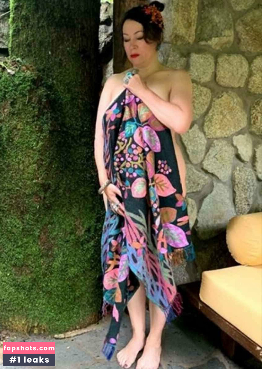 Jennifer Tilly gallery photo #19