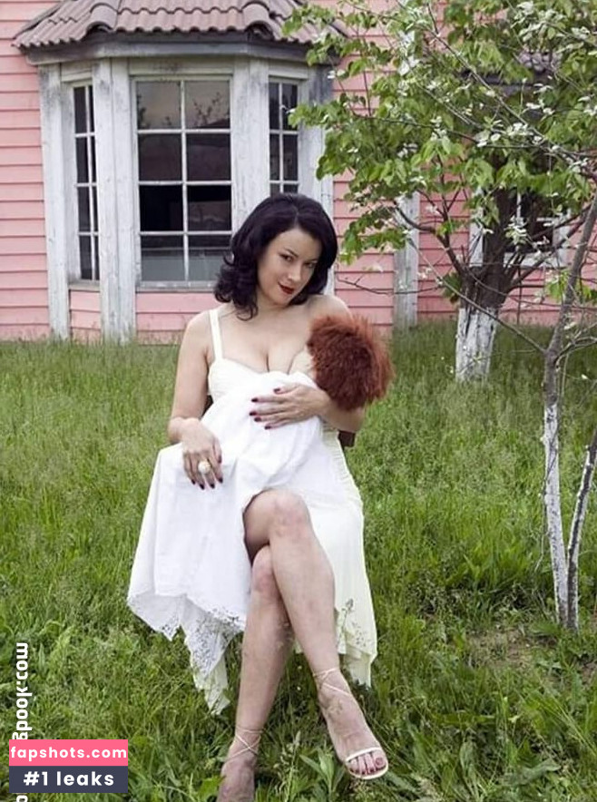 Jennifer Tilly gallery photo #37