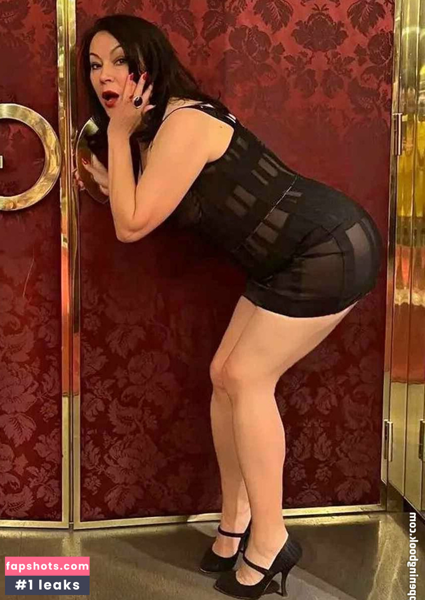 Jennifer Tilly gallery photo #8