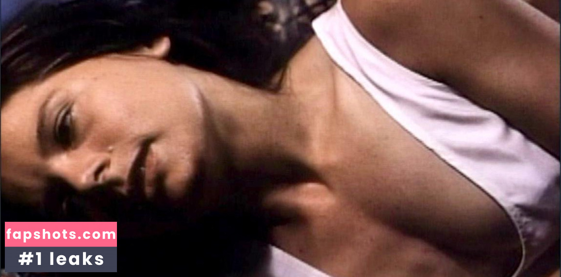 Jennifer Van Dyck gallery photo #8