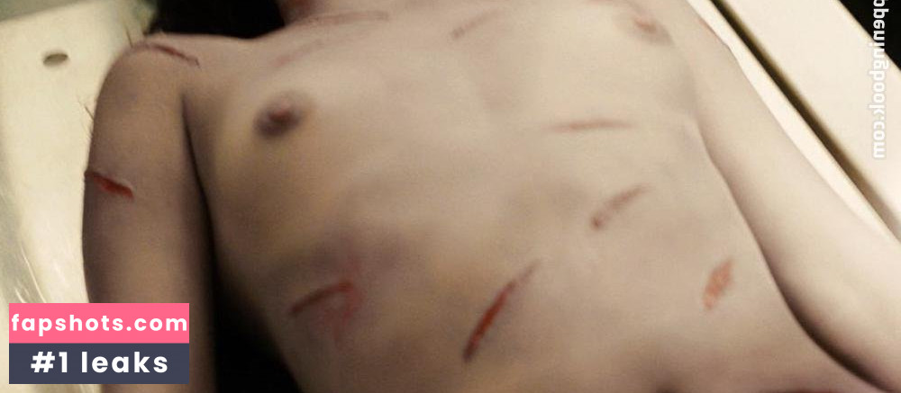 Jennifer Webb nude babe gallery