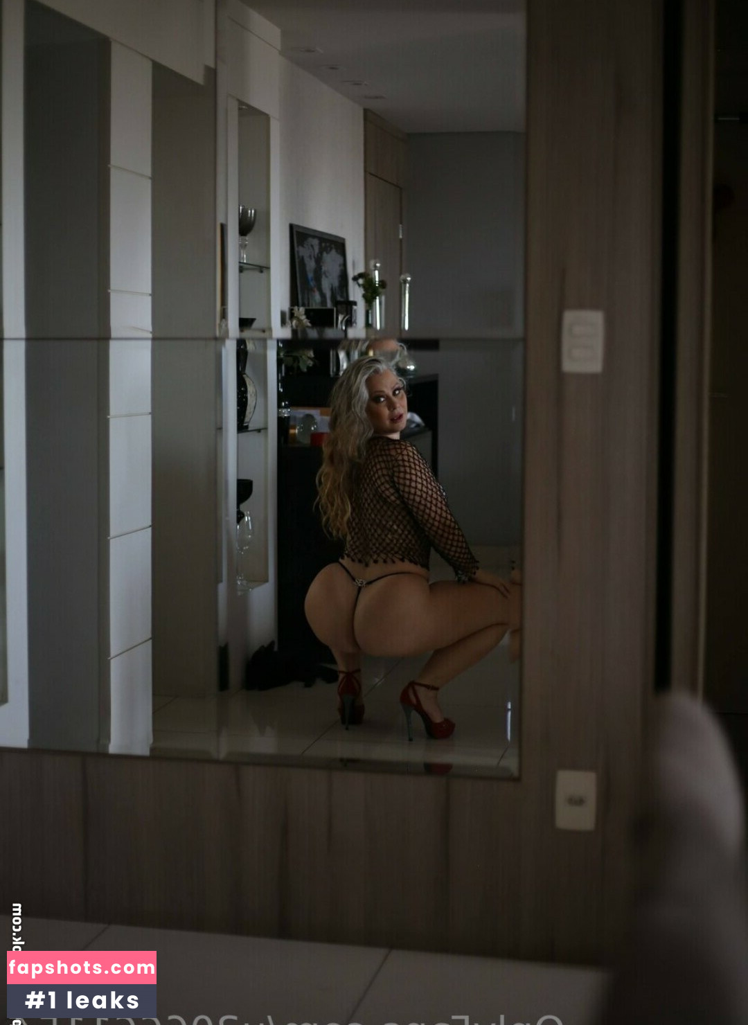 JenniferGobbi gallery photo #4