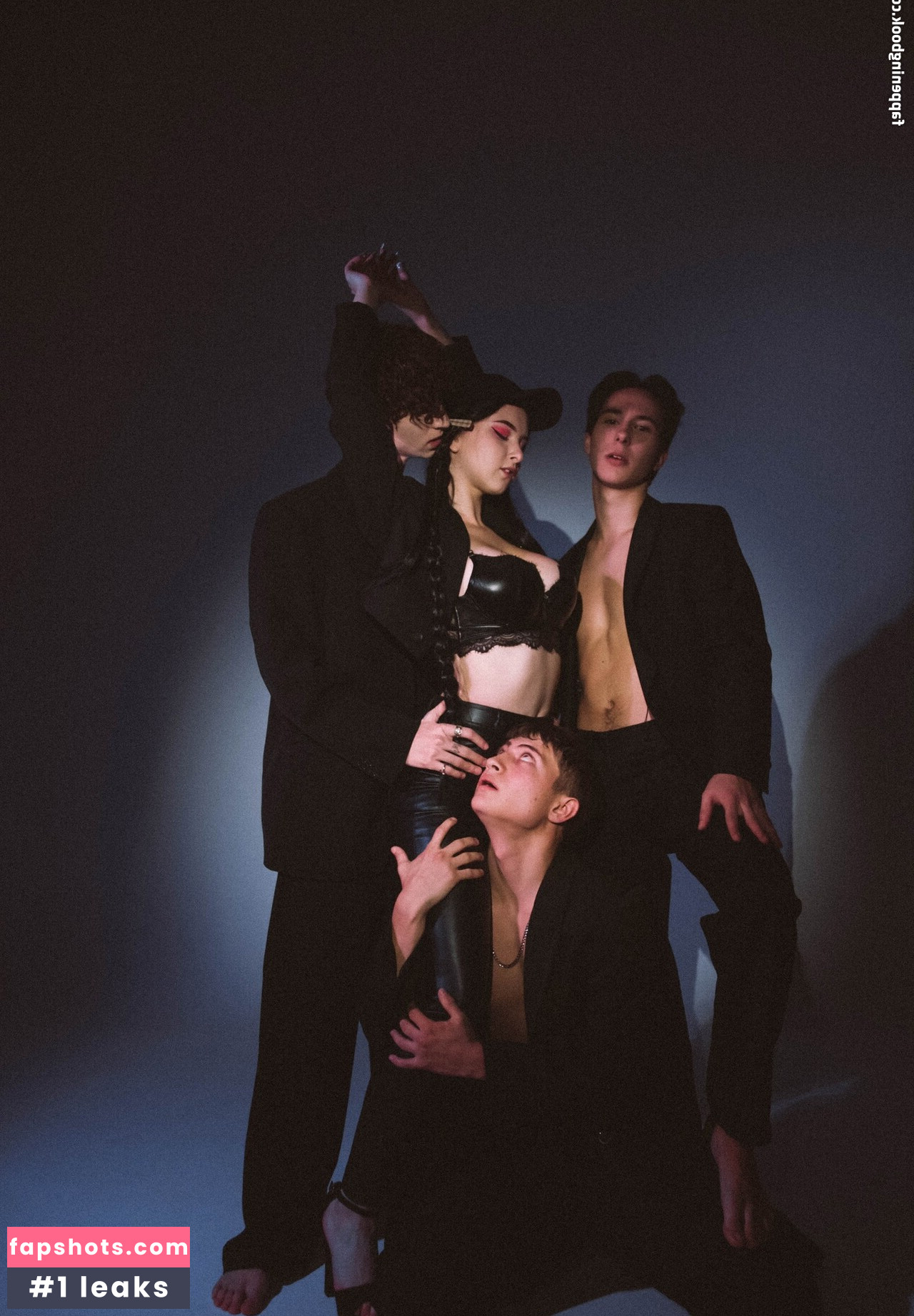 JenniferWilly gallery photo #2