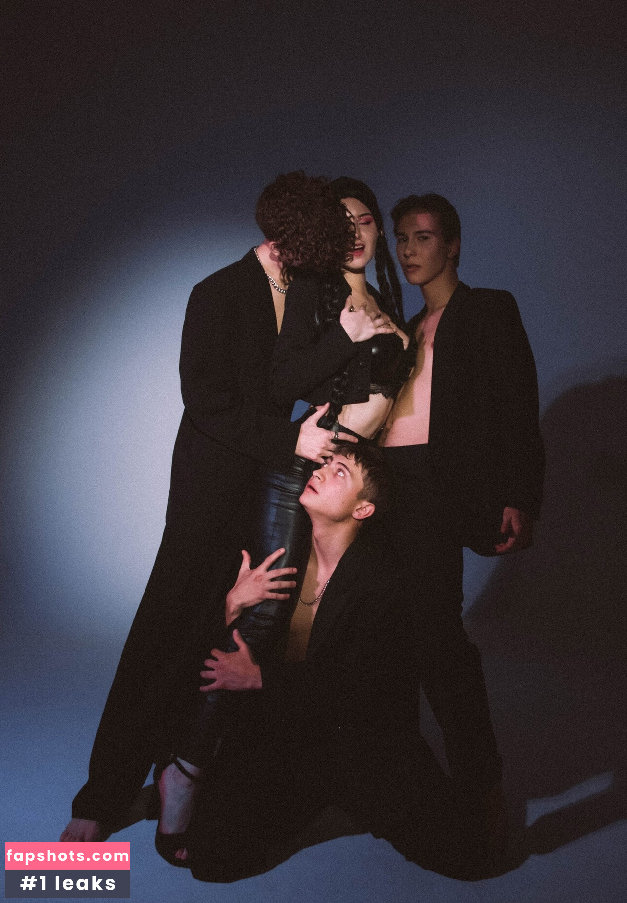 JenniferWilly gallery photo #3