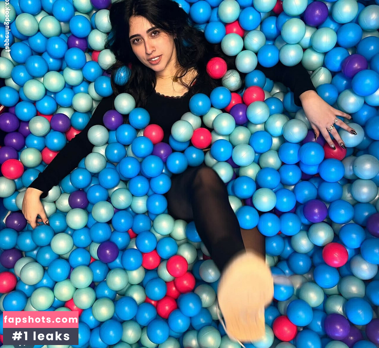 Jennmelon gallery photo #5